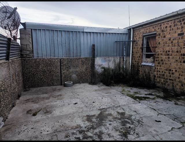 3 BEDROOM HOUSE FOR SALE IN LENTEGEUR